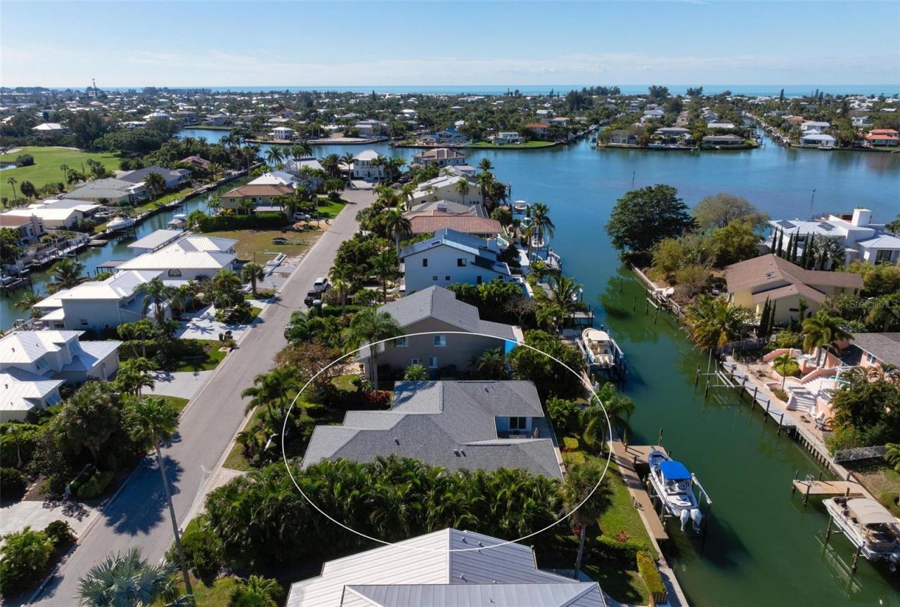 607 North Point Drive, Holmes Beach, FL 34217 Photo