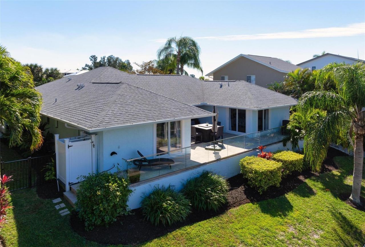 607 North Point Drive, Holmes Beach, FL 34217 Photo