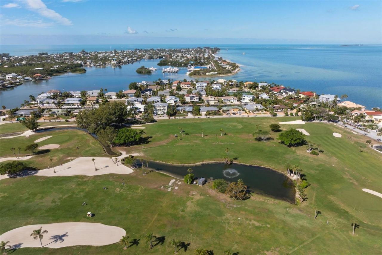 607 North Point Drive, Holmes Beach, FL 34217 Photo