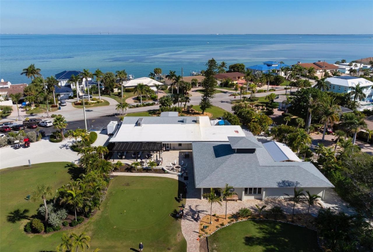 607 North Point Drive, Holmes Beach, FL 34217 Photo