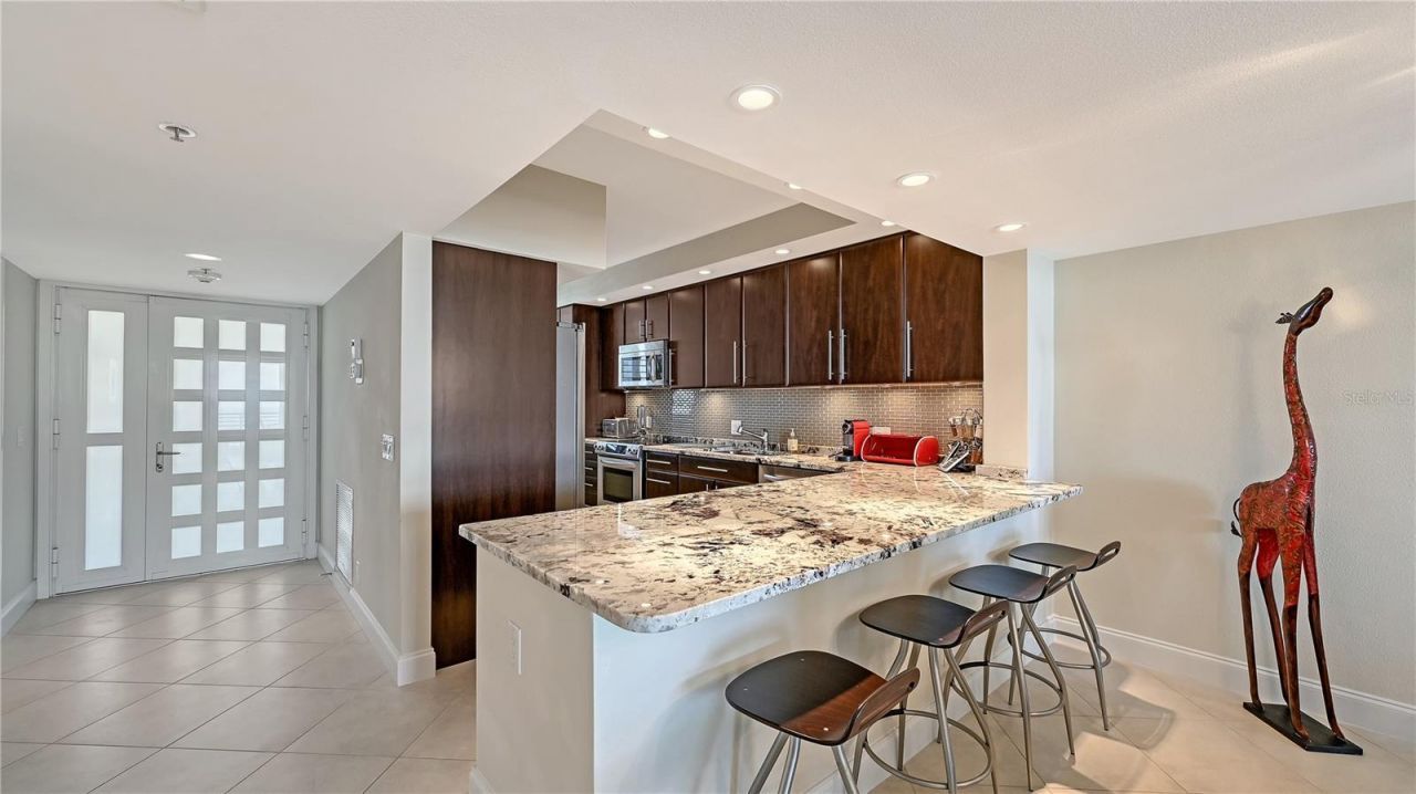 1145 Gulf Of Mexico Drive, Unit 503, Longboat Key, FL 34228 Photo