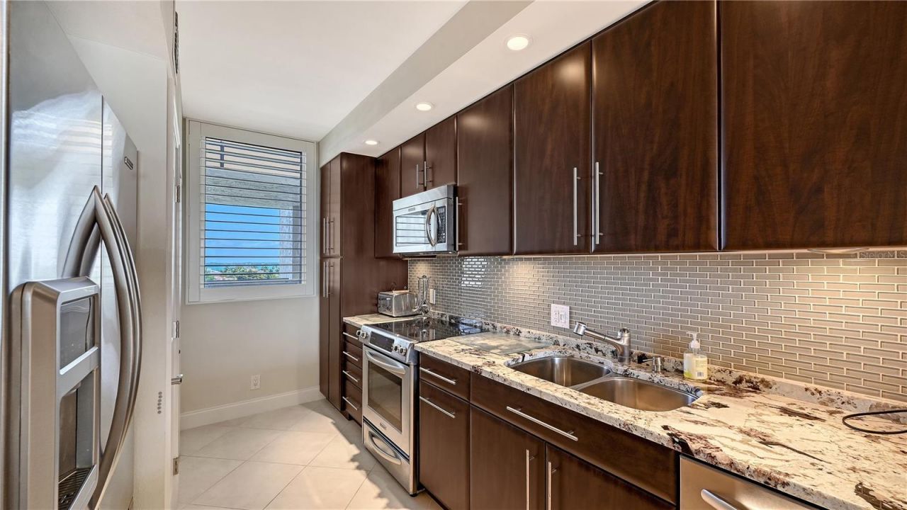 1145 Gulf Of Mexico Drive, Unit 503, Longboat Key, FL 34228 Photo