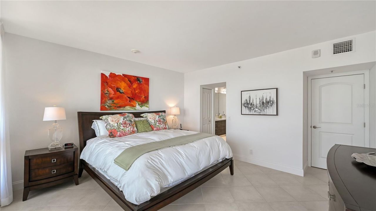 1145 Gulf Of Mexico Drive, Unit 503, Longboat Key, FL 34228 Photo