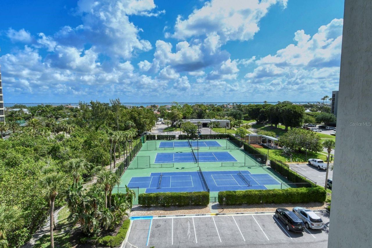 1145 Gulf Of Mexico Drive, Unit 503, Longboat Key, FL 34228 Photo