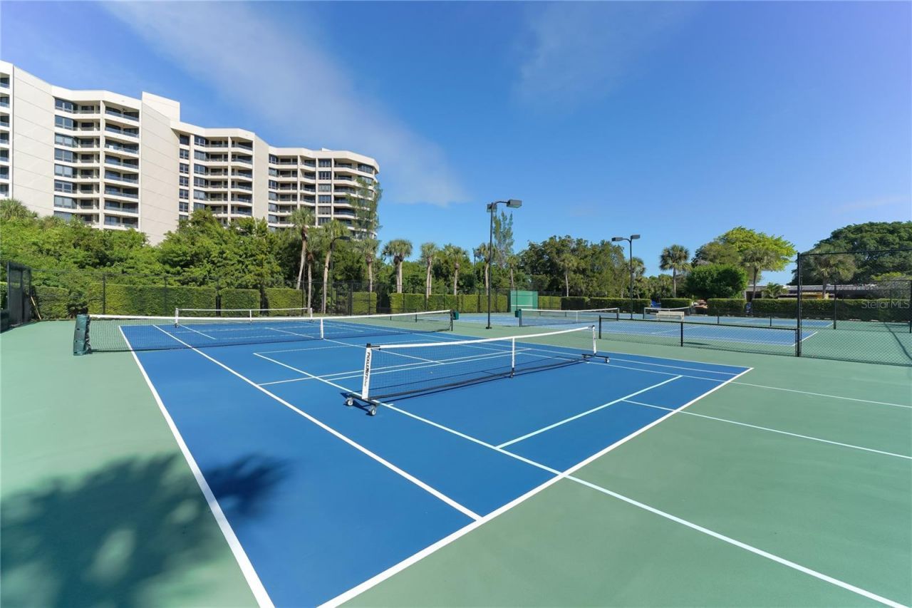 1145 Gulf Of Mexico Drive, Unit 503, Longboat Key, FL 34228 Photo