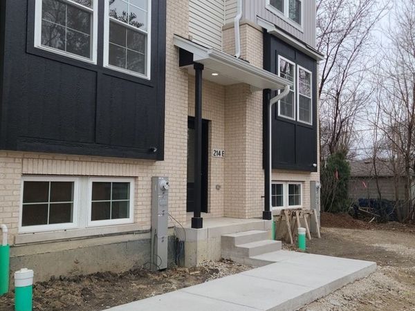 214 Walnut Street N, Unit E, Bensenville, IL 60106