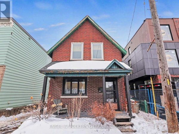 86 Pinhey Street, Ottawa, ON K1Y1T4