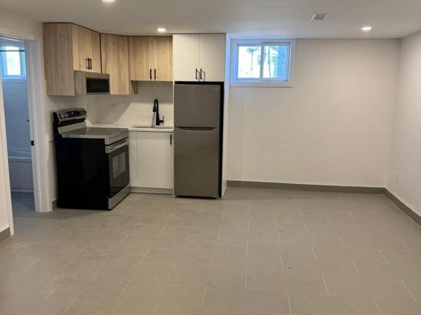 2434 Clover Street, Unit 1B, Ottawa, ON K1V8G5