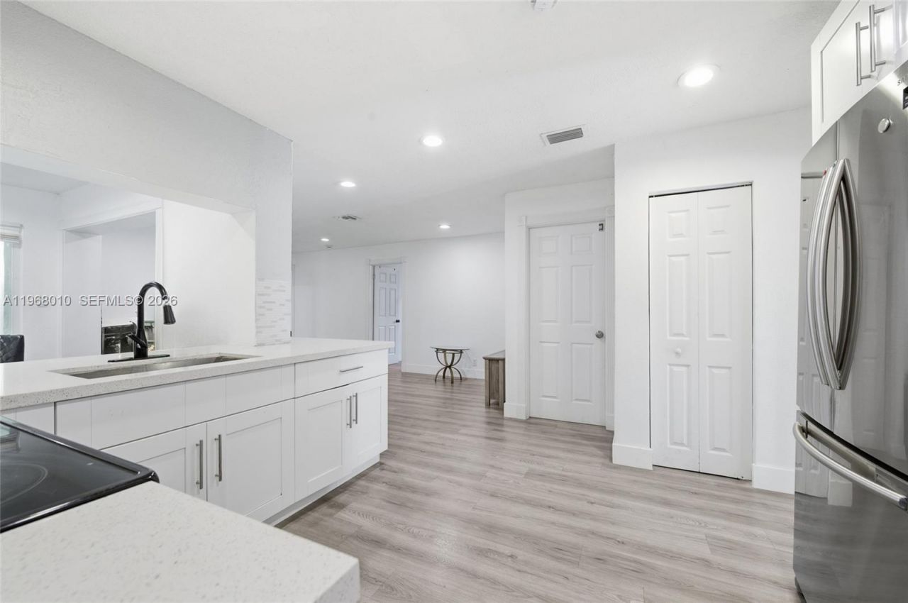 8555 NW 25th Pl, Coral Springs, FL 33065 Photo