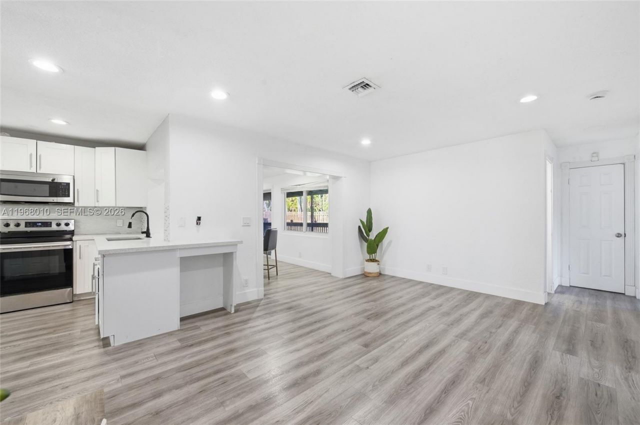 8555 NW 25th Pl, Coral Springs, FL 33065 Photo