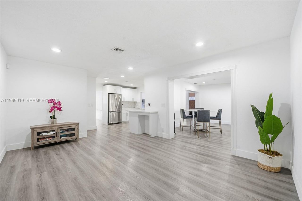 8555 NW 25th Pl, Coral Springs, FL 33065 Photo