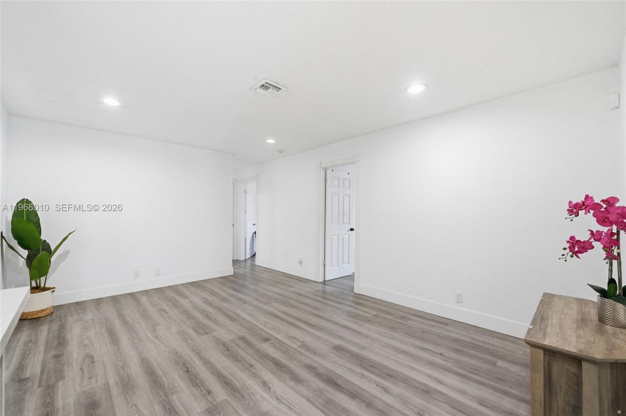 8555 NW 25th Pl, Coral Springs, FL 33065 Photo