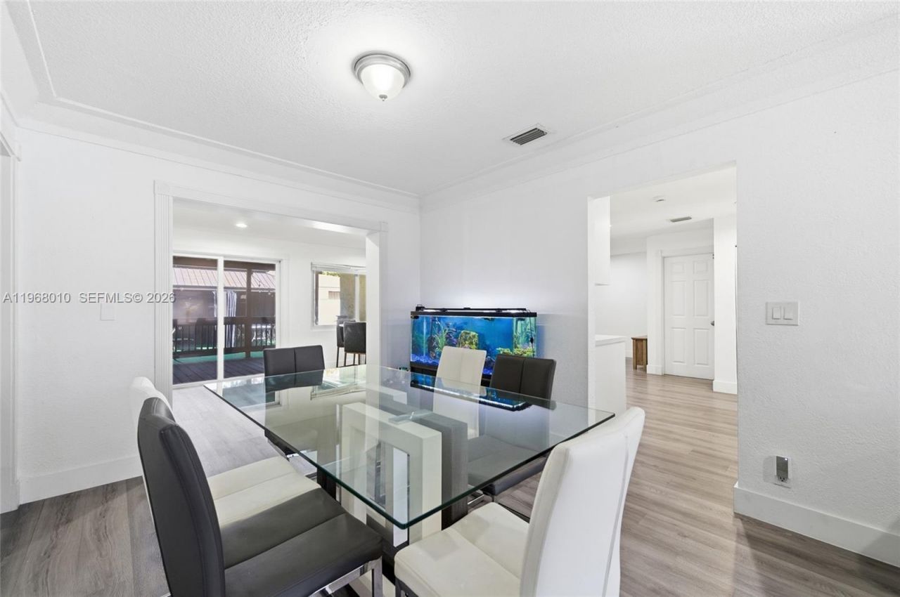 8555 NW 25th Pl, Coral Springs, FL 33065 Photo