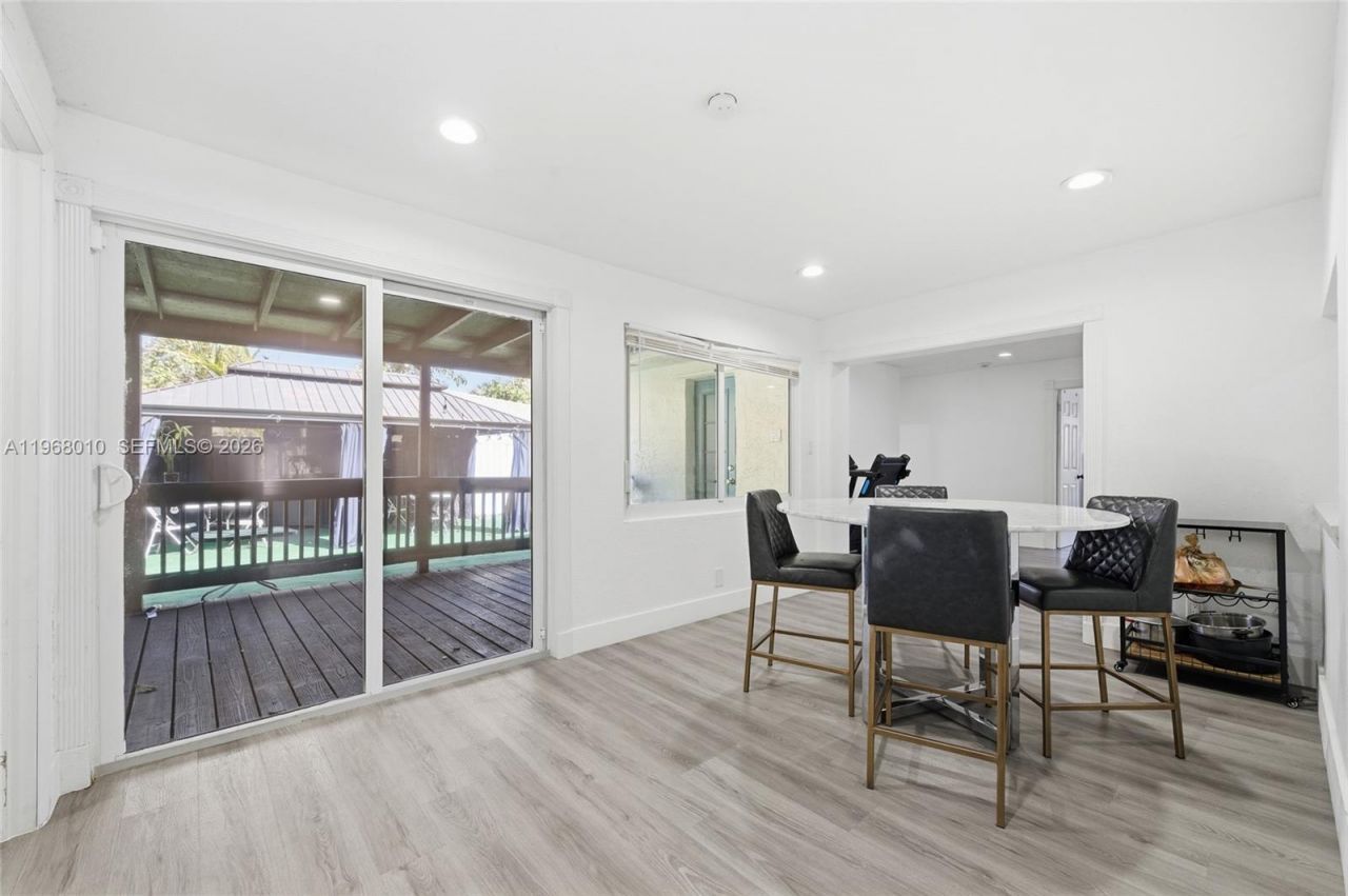 8555 NW 25th Pl, Coral Springs, FL 33065 Photo