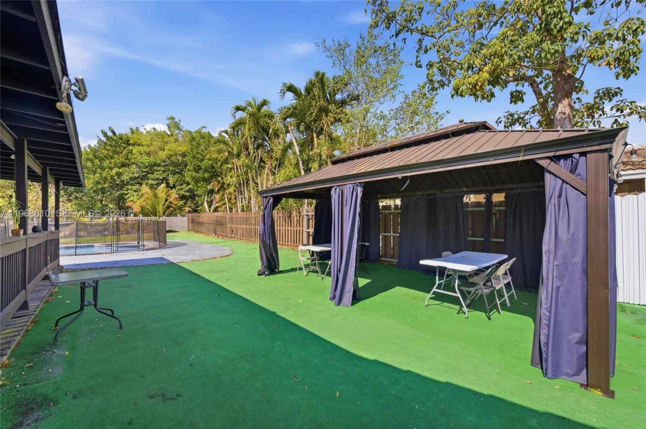 8555 NW 25th Pl, Coral Springs, FL 33065 Photo