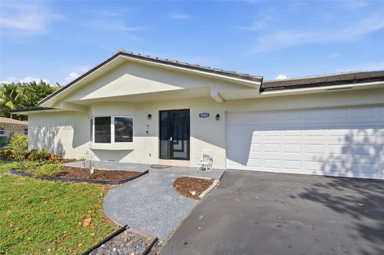 8555 NW 25th Pl, Coral Springs, FL 33065 Photo