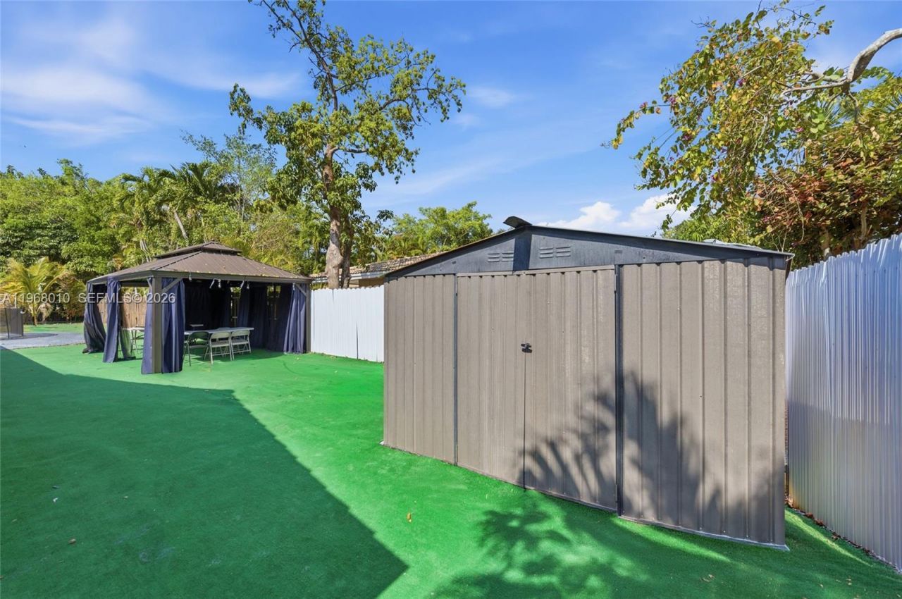 8555 NW 25th Pl, Coral Springs, FL 33065 Photo