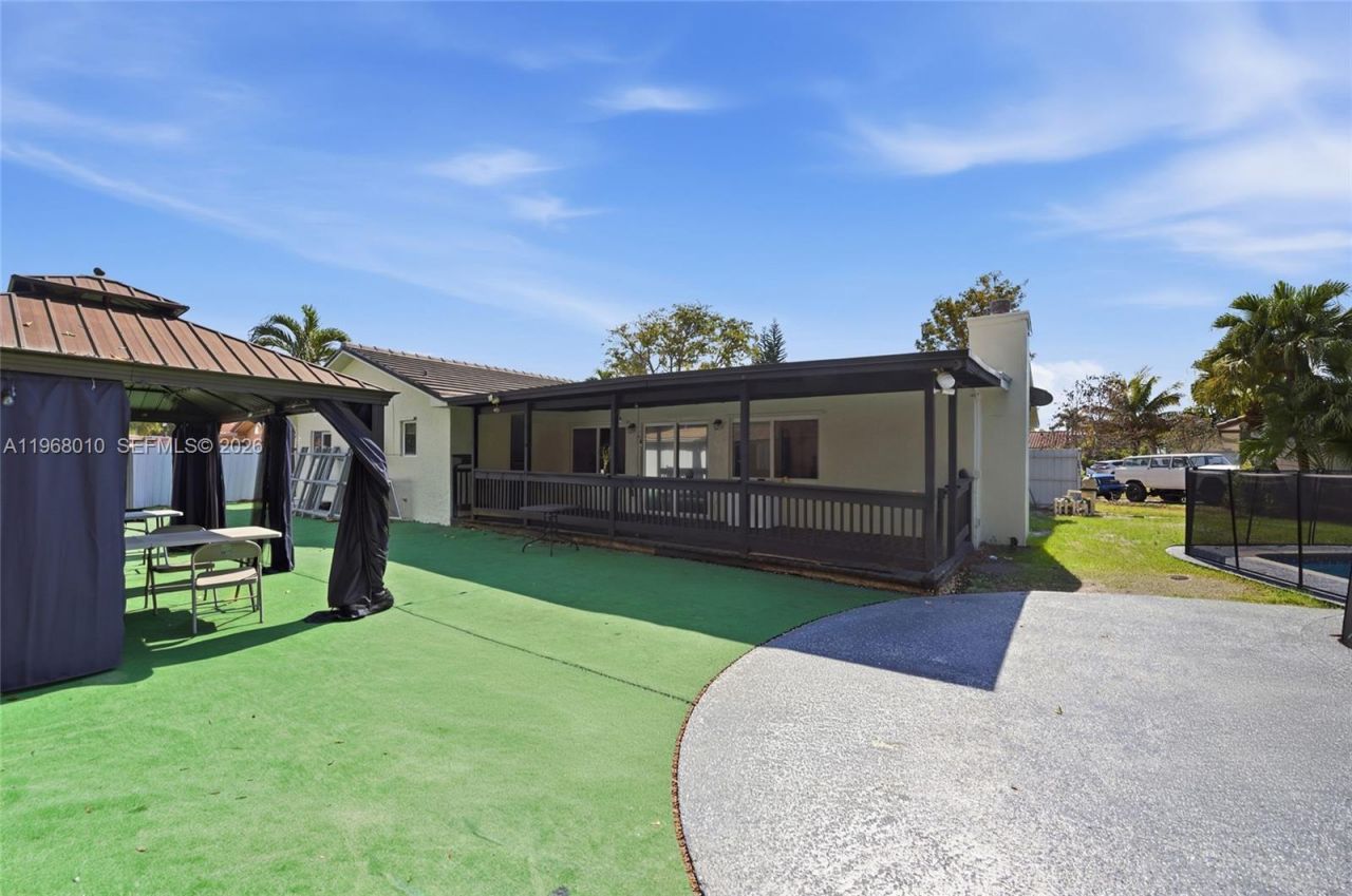 8555 NW 25th Pl, Coral Springs, FL 33065 Photo