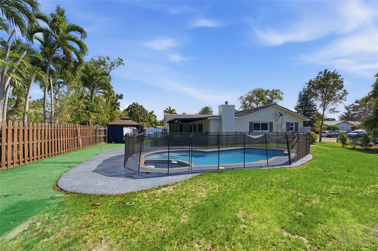 8555 NW 25th Pl, Coral Springs, FL 33065 Photo