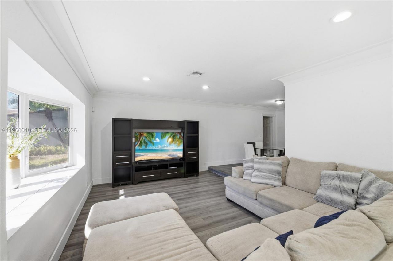 8555 NW 25th Pl, Coral Springs, FL 33065 Photo