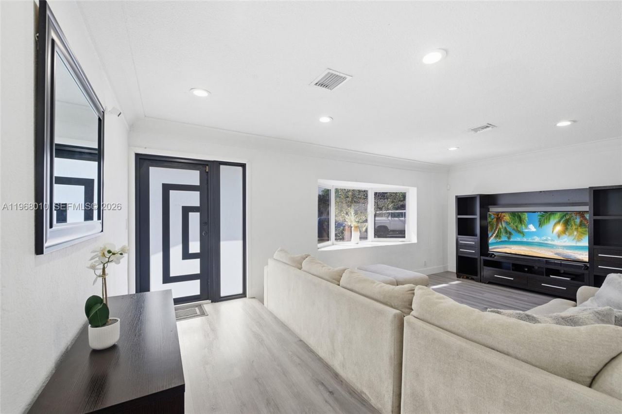 8555 NW 25th Pl, Coral Springs, FL 33065 Photo