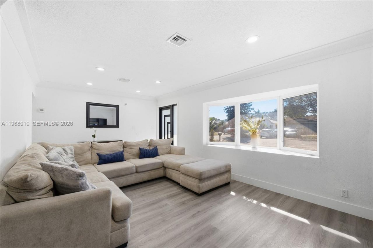 8555 NW 25th Pl, Coral Springs, FL 33065 Photo