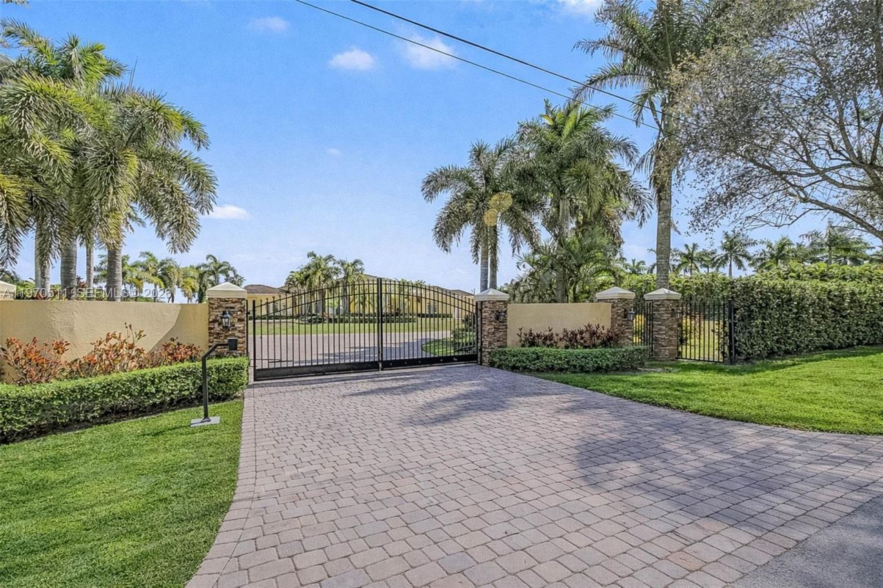 14901 SW 179 Av , Miami, FL 33196 Photo