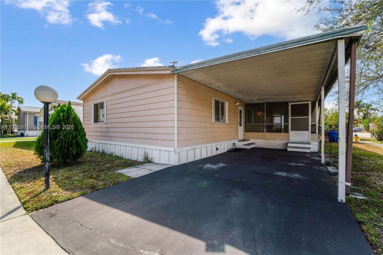 730 NW 214th Ave, Pembroke Pines, FL 33029 Photo