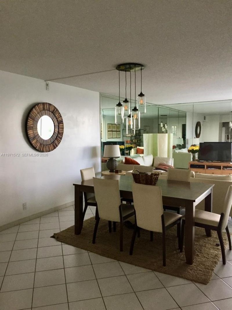 100 Bayview Dr , Unit 516, Sunny Isles Beach, FL 33160 Photo