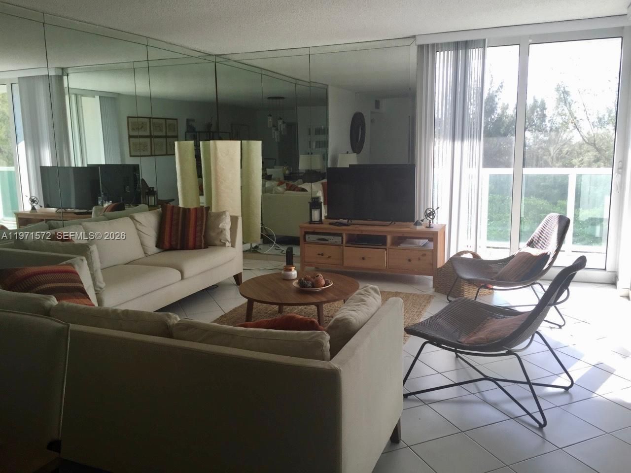 100 Bayview Dr , Unit 516, Sunny Isles Beach, FL 33160 Photo