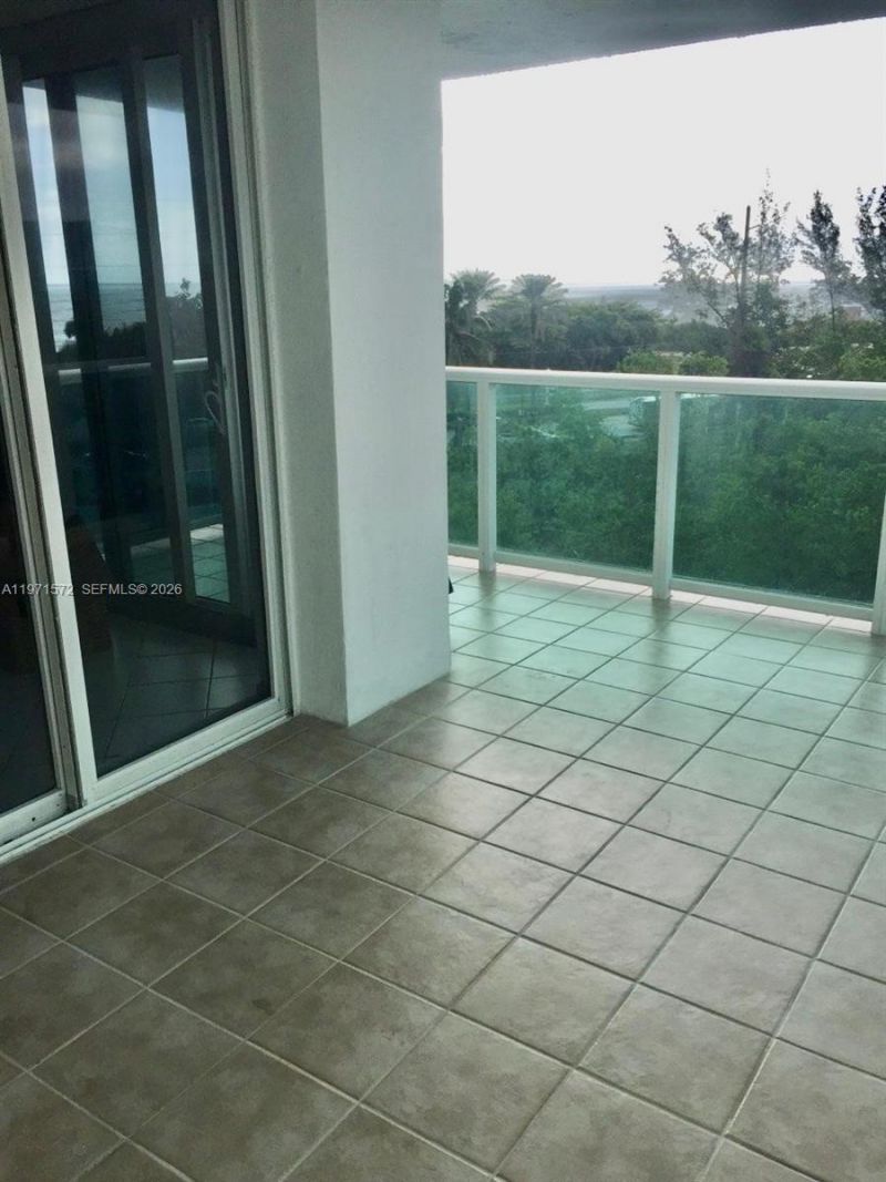 100 Bayview Dr , Unit 516, Sunny Isles Beach, FL 33160 Photo