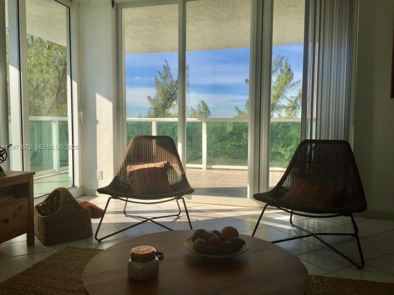 100 Bayview Dr , Unit 516, Sunny Isles Beach, FL 33160 Photo