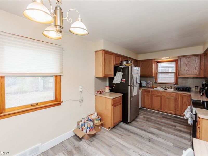 325 E 244th Street, Euclid, OH 44123 Photo 10