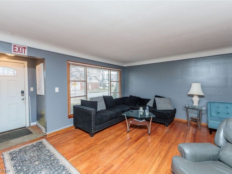 325 E 244th Street, Euclid, OH 44123 Photo 3