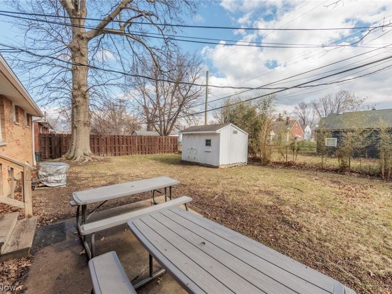 325 E 244th Street, Euclid, OH 44123 Photo 41