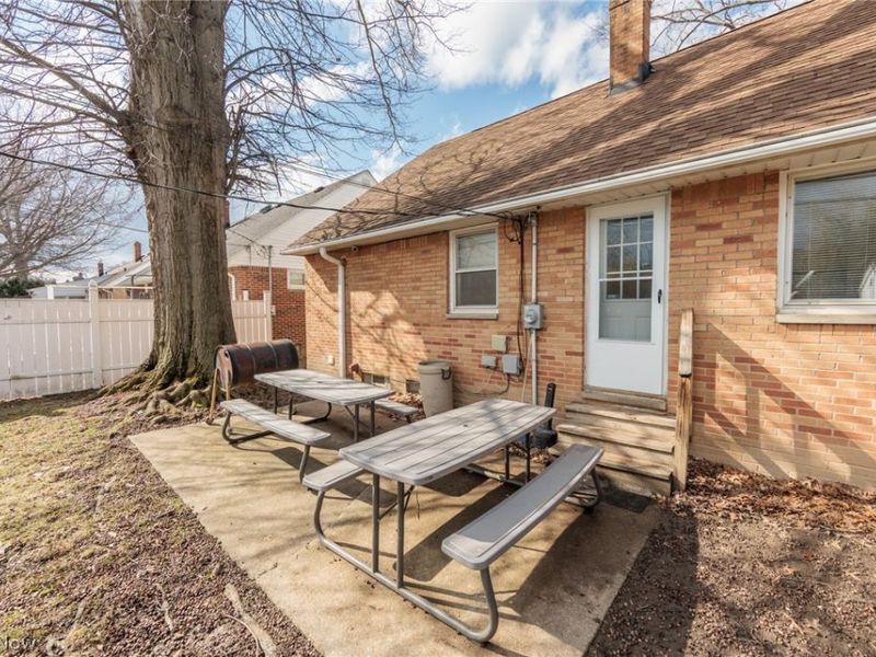 325 E 244th Street, Euclid, OH 44123 Photo 42