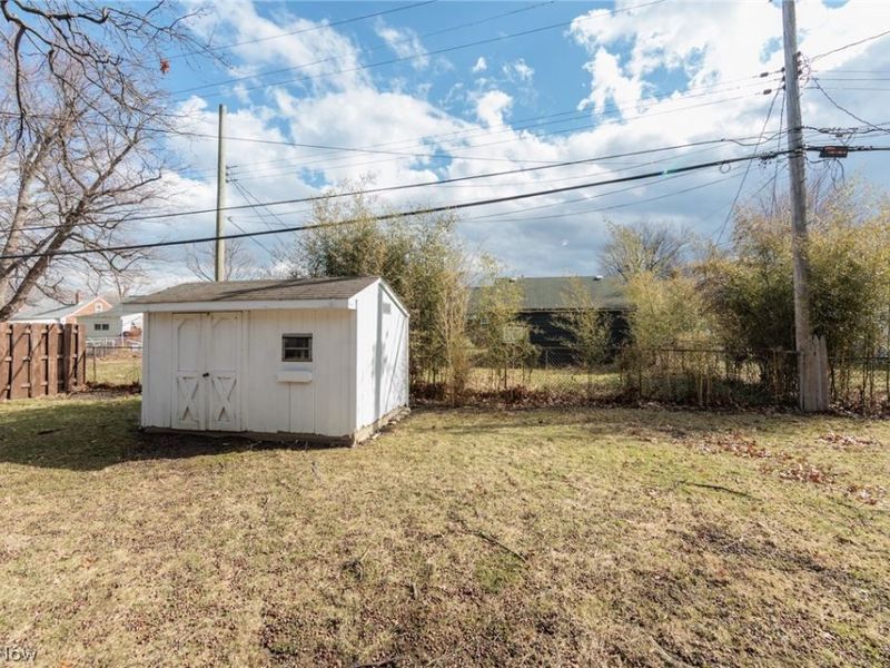 325 E 244th Street, Euclid, OH 44123 Photo 44