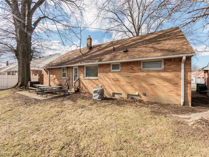 325 E 244th Street, Euclid, OH 44123 Photo 45