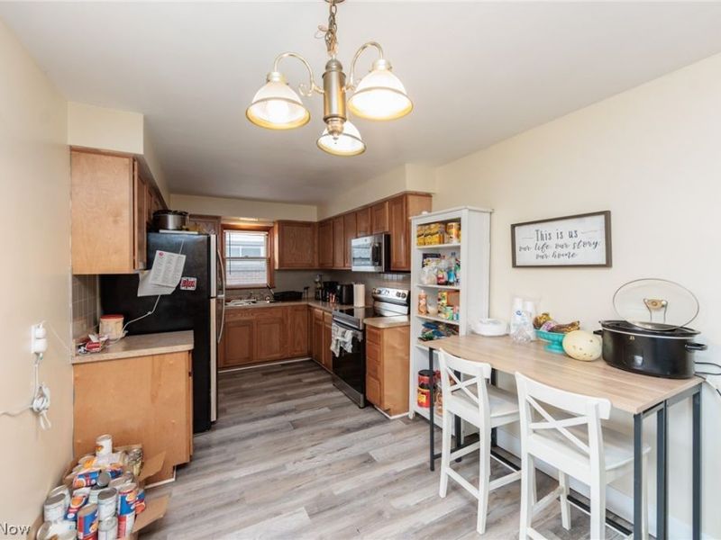 325 E 244th Street, Euclid, OH 44123 Photo 9