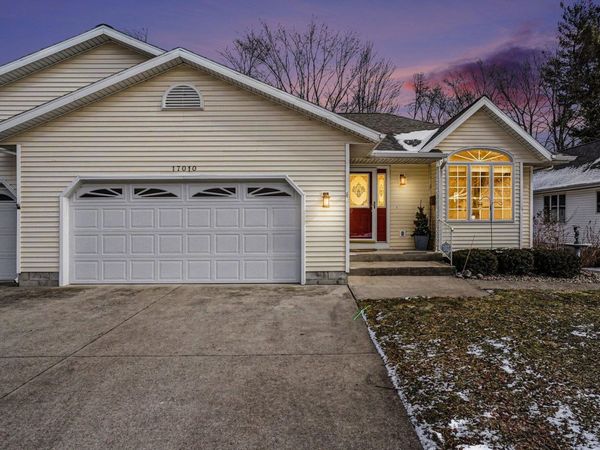 17010 Grandview Drive, Unit 19, Spring Lake, MI 49456