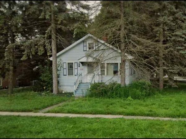 216 N Douglas Avenue, Arlington Heights, IL 60004