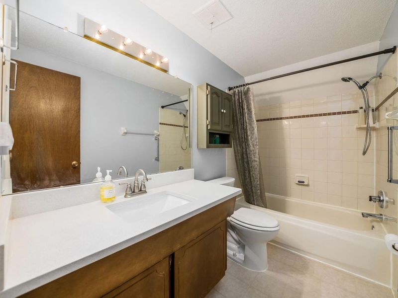 4753 Olentangy River Road, Unit B, Columbus, OH 43214 Photo 21