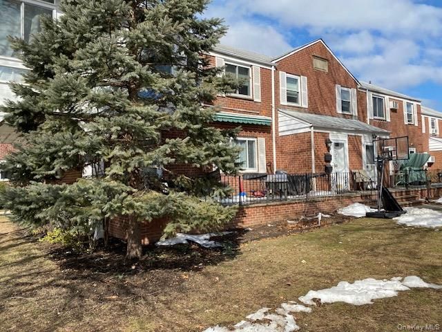 74-39 260th Street, Unit G-1, Glen Oaks, NY 11004 Main Photo