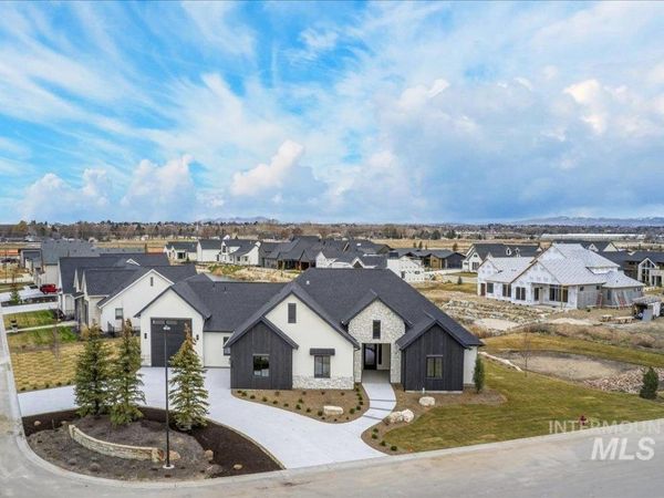 549 Joy Ave, Middleton, ID 83644