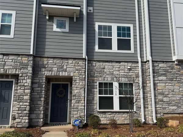 3738 Memorial Parkway, Charlotte, NC 28217
