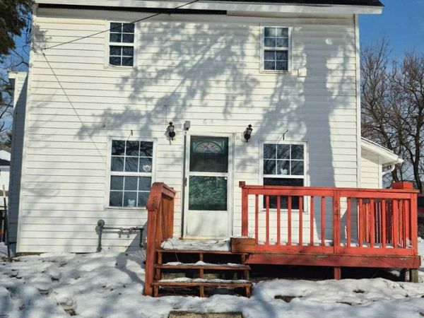 64 W Goguac Street W, Battle Creek, MI 49015