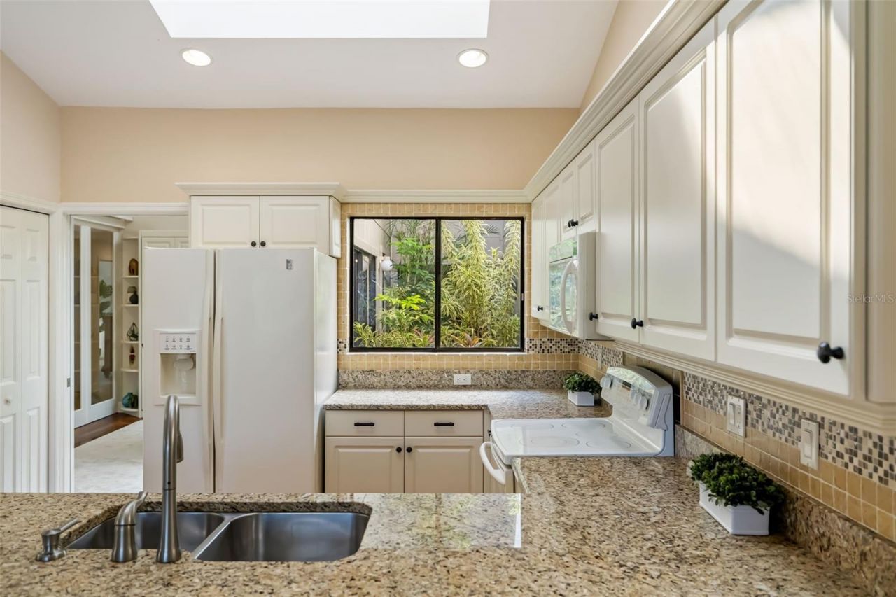 2326 Harbour Oaks Drive, Longboat Key, FL 34228 Photo