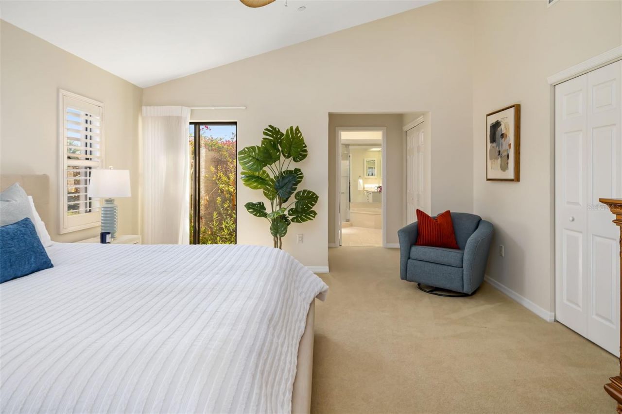 2326 Harbour Oaks Drive, Longboat Key, FL 34228 Photo