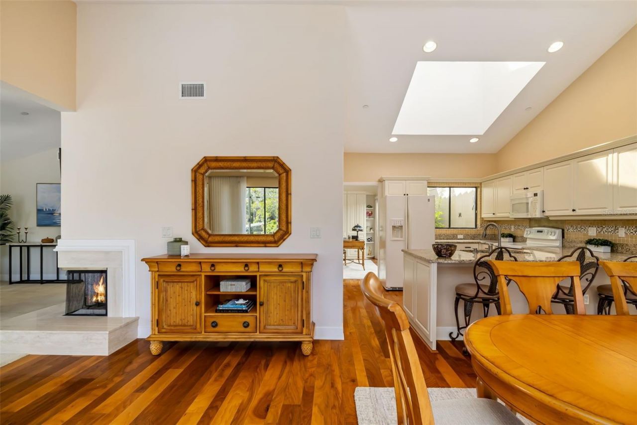 2326 Harbour Oaks Drive, Longboat Key, FL 34228 Photo