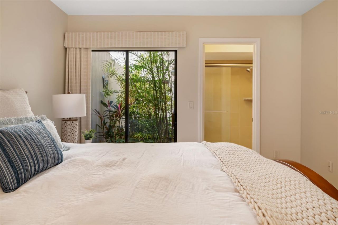 2326 Harbour Oaks Drive, Longboat Key, FL 34228 Photo